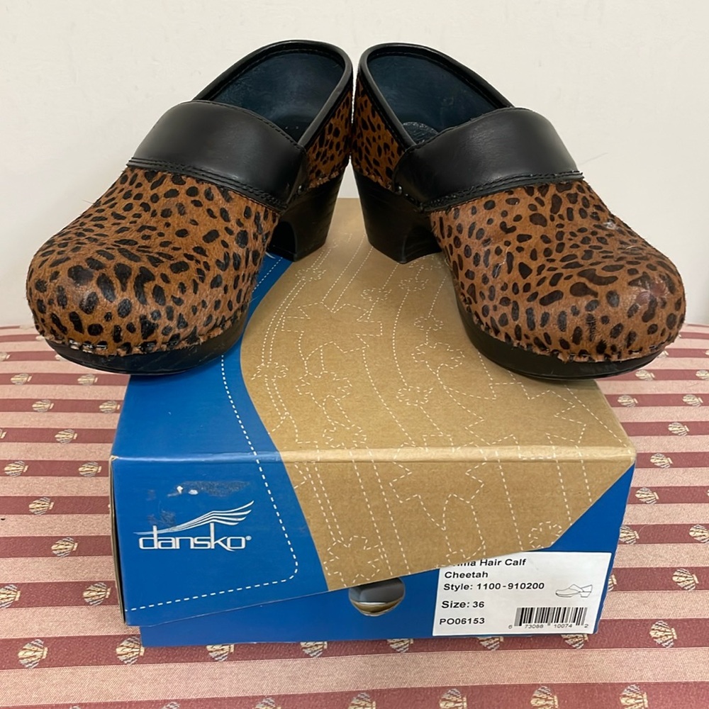 DANSKO SIZE 36 PRIMA HAIR CALF CHEETAH PRINT   COMFORTABLE SHOE.